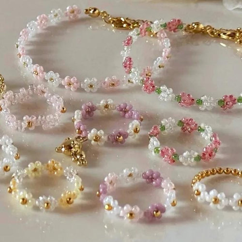 Blossom Lily of the Valley Flower Bead Bracelet – Elegant Stretch Floral Jewelry